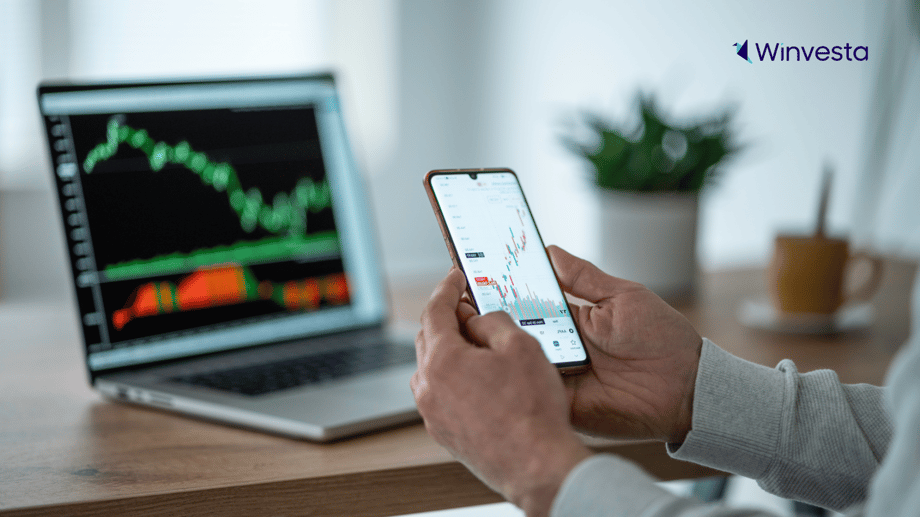 Tech vs. traditional sectors: A 2025 US stock investment guide