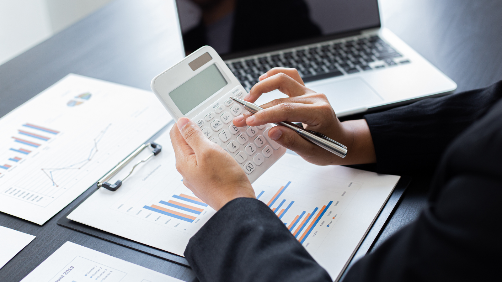Cut customer support costs by 50% with Agentic AI