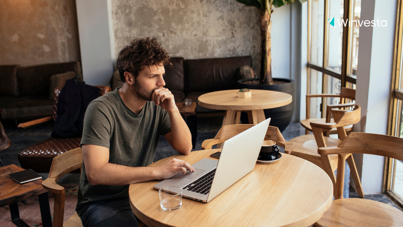 Freelancer vs. full-time: which career path wins in 2025?